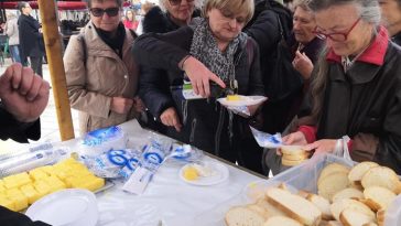 Fešta sv. Maura 2019. Podjela palente na trgu