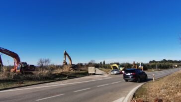 Gradi se kružni tok u Taru, na cesti prema Novigradu - Foto Tanja Kocijančić