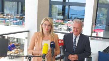 Foto Hrvatska udruga hotelijera - Ministrica i Ostojić u Poreču