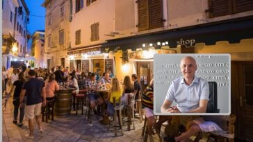 Foto Grad Poreč - TZ Poreč - Nenad Velenik/Turisti u starom gradu