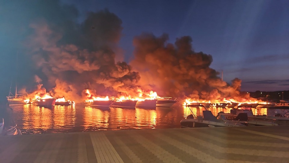 Požar u marini u Medulinu - Foto Općina Medulin