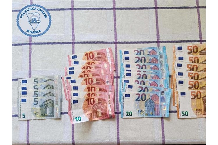 Foto Policijska uprava istarska novac euro euri