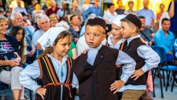 djeca kud žminj narodna nošnja