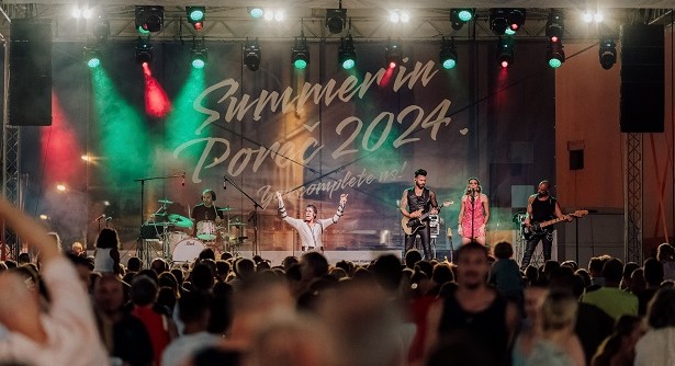 poreč koncert trg slobode porečko ljeto turisti