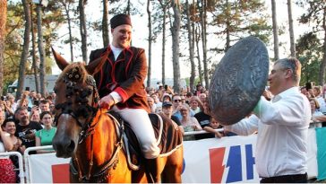 Slavodobitnik 49. Trke na prstenac Erik Žagrić - Foto Općina Barban