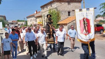 Fešta Rkova u Novoj Vasi - Foto Grad Poreč procesija ulice sveti rok