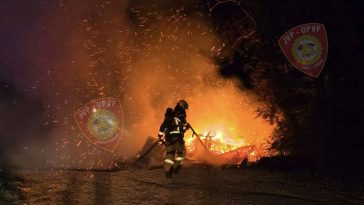 Foto Vatrogasci Umag - požar kamp kućice u Špini