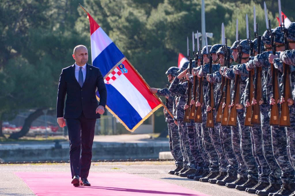 Obalni ophodni brod tek je početak modernizacije HRM-a | Foto: MORH/ F. Klen